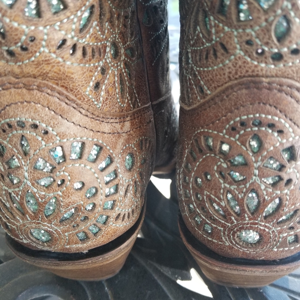 Boots - Picture 7 of 10